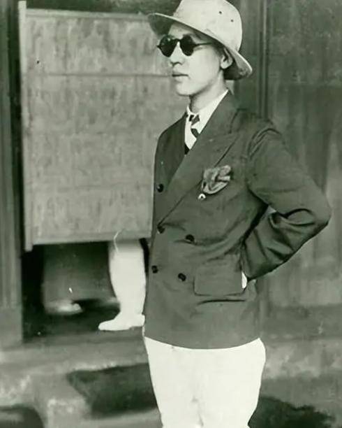 川岛芳子被枪决时,手里攥着一首诗,揭露她为日本人卖命的始末