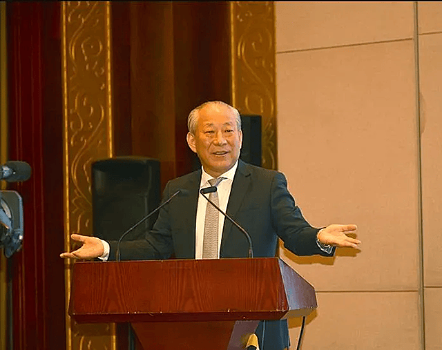 中国狂人严介和:娶学生,180天夷平700座山,儿子接下千亿帝国_张云芹