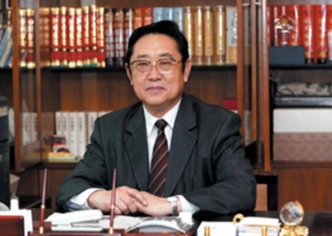 他41岁被破格提拔,由工厂副厂长担任市委书记,52岁担任山西省长