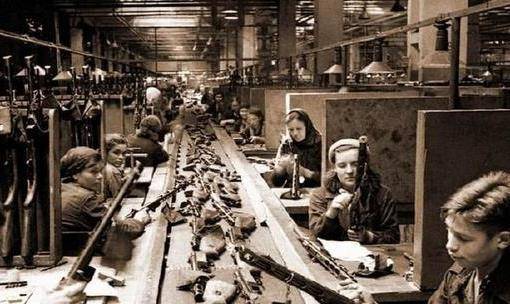 就报废30辆坦克,死伤无数,只因12岁小孩儿拿错齿轮_苏联_德国_兵工厂