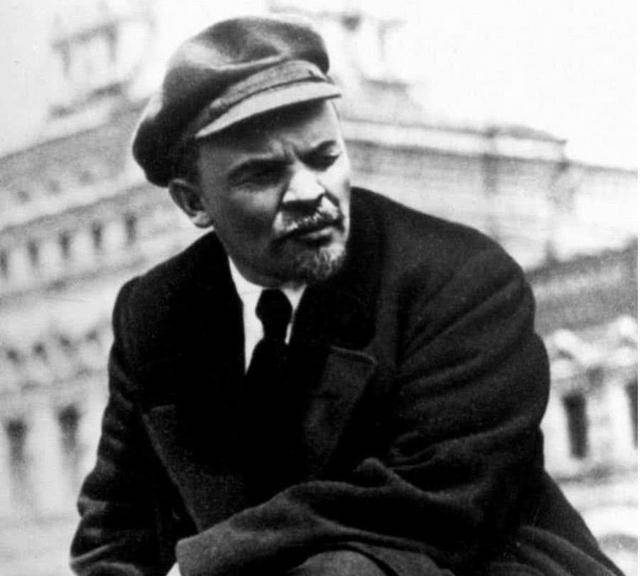 列宁捍卫马克思主义革命原则,反对经济派的斗争_组织_修正主义_群众