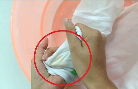 拉丝的状态,如果在生活当中,你忽然发现自己内裤上的分泌物出现了增多