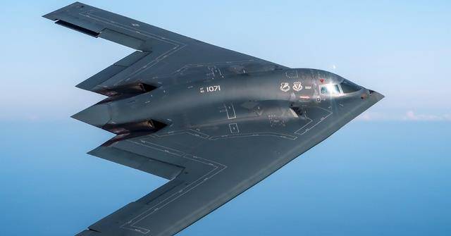 美国b2轰炸机:疑似外星文明产物,问世30年至今没国家能仿造