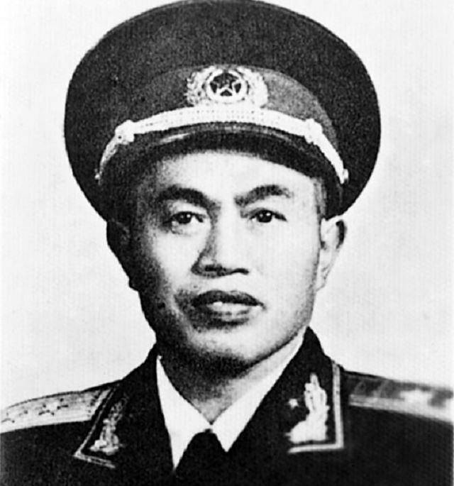 "阻击之神"张桃芳:32天击毙214人,美军躲在屋内被爆头_皮定均_作战