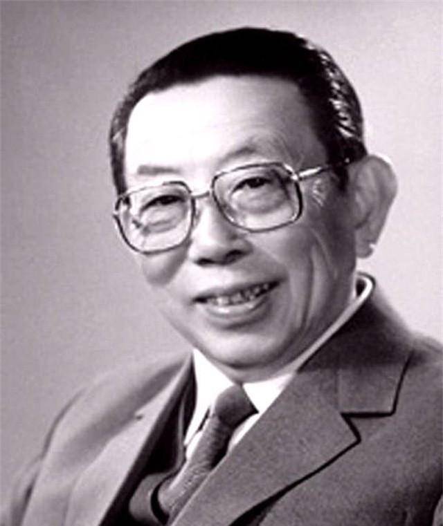 中都有他的身影,他在剧中饰演的是自私贪婪,两面三刀的金池长老