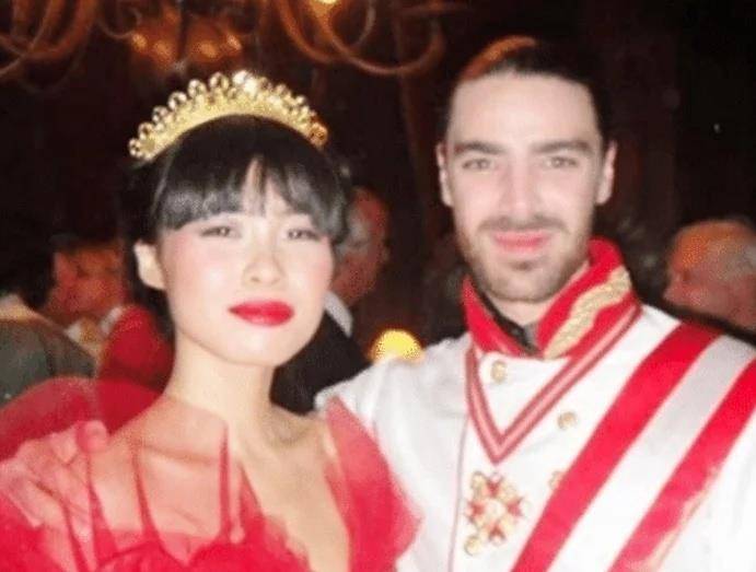 中国农村姑娘李然,嫁给查尔斯王子做王妃,他们如今怎样了?