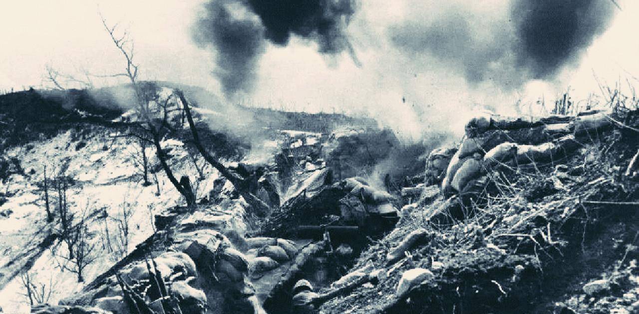 《三八线》就曾讲述过那场战斗,例如埋伏于某处阵地的尖刀连六班,他们