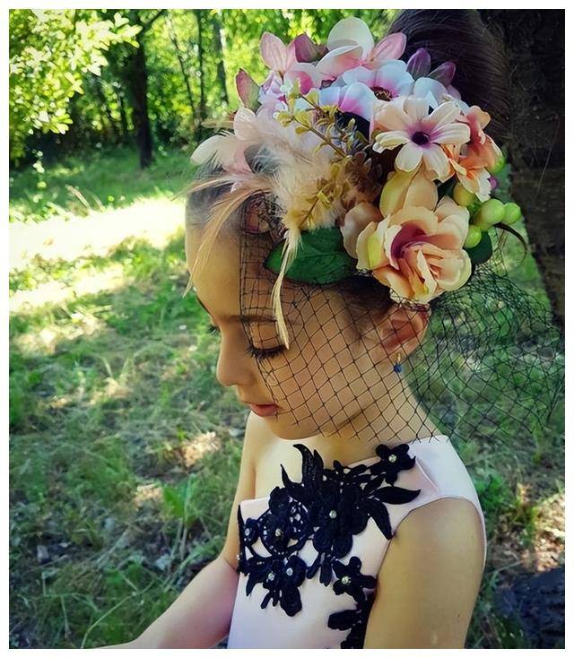 当年因8岁女儿长得太好看,伊朗父亲辞职当保镖,女孩后来如何_马赫