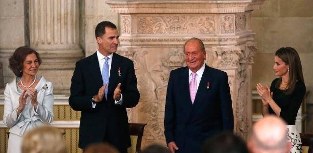 西班牙风流老国王胡安,一生拥1500名佳丽,私生子更是遍布全球