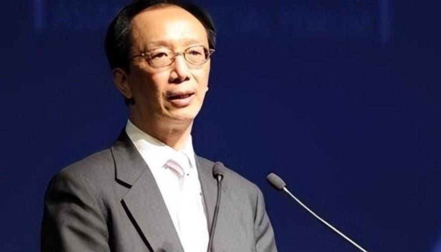 梁锦松:弃绿卡为国狂赚3万亿,花100亿买医院让伏明霞安心生三胎