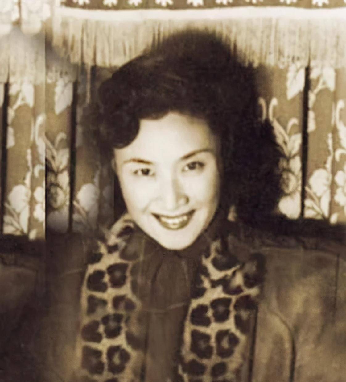 京剧名伶言慧珠:三段婚姻,三次自杀,47岁悬梁自尽无人救她