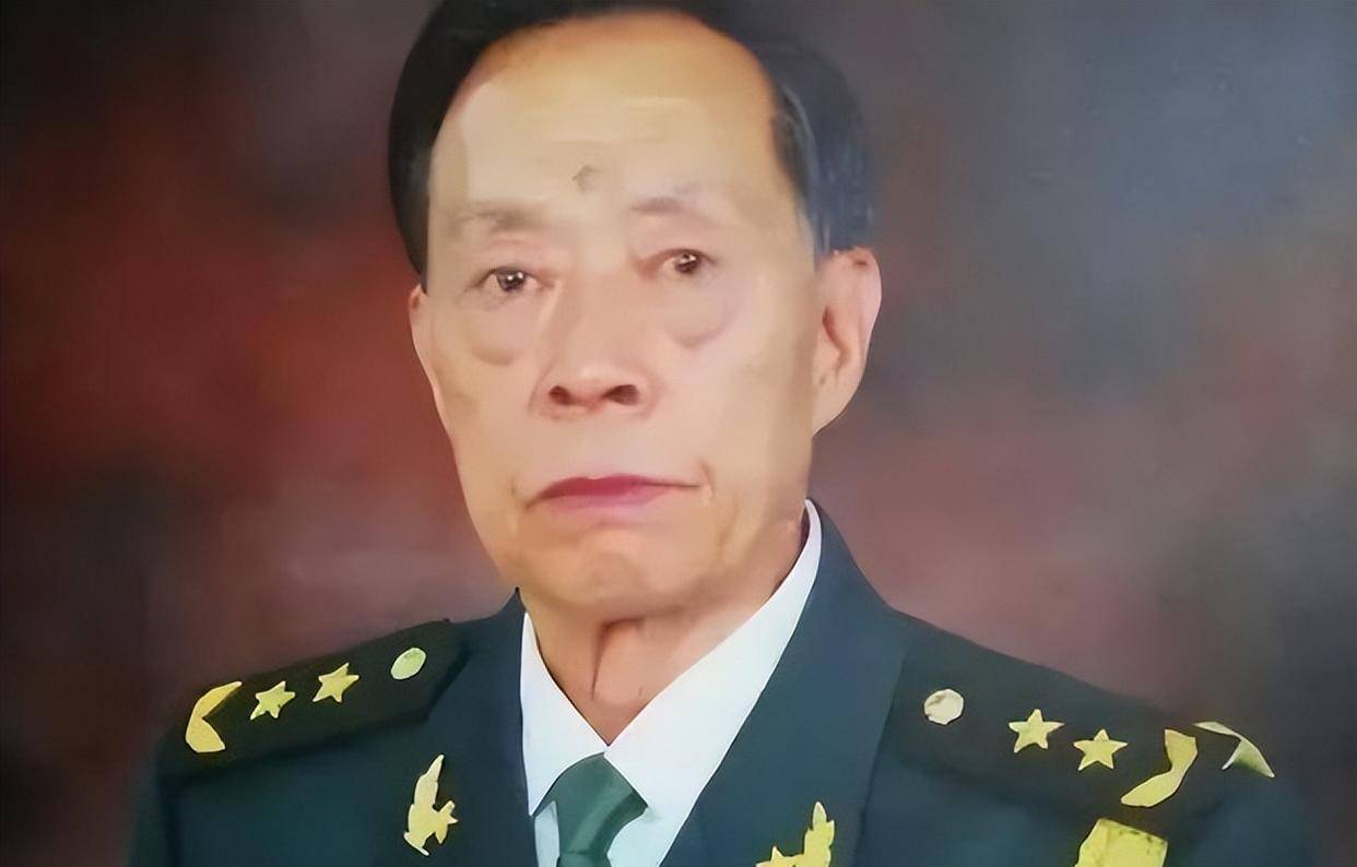 流泪指挥的将军已死亡5年,儿子现在是军队高级干部_董万瑞_董三榕
