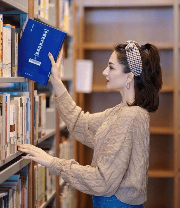 为避俄乌战火,花30万带岳父一家回中国_凯瑞_父母_妻子