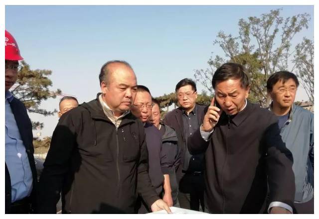 耿彦波每次都是嘴上答应夫人会好好休息,但是下一秒就又投入到改造