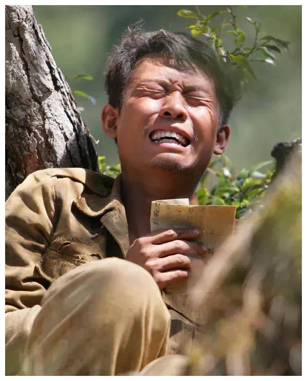 又比如好占便宜的康丫,见谁都要伸出手去讨要一些东西,要麻则是溃兵中