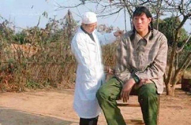 "女巨人"曾金莲:14岁身高2米3,4年后因"身高特长"离世