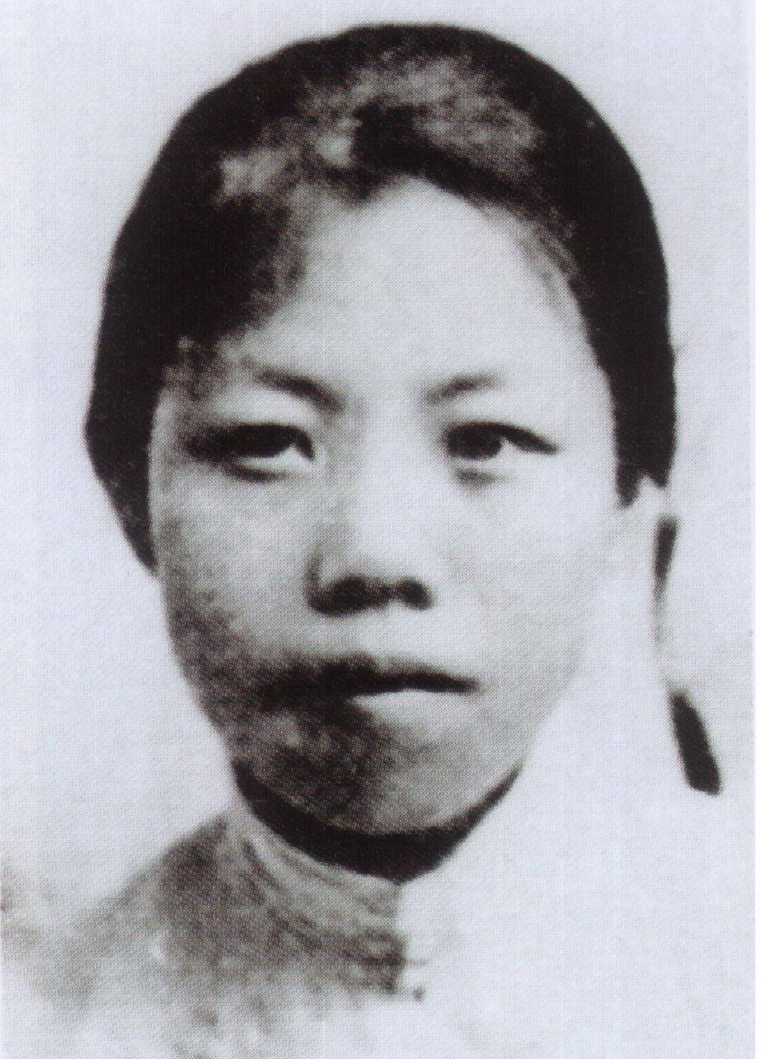 为了革命事业,陈铁军与周文雍假扮夫妻,互生爱意为何没有表白?