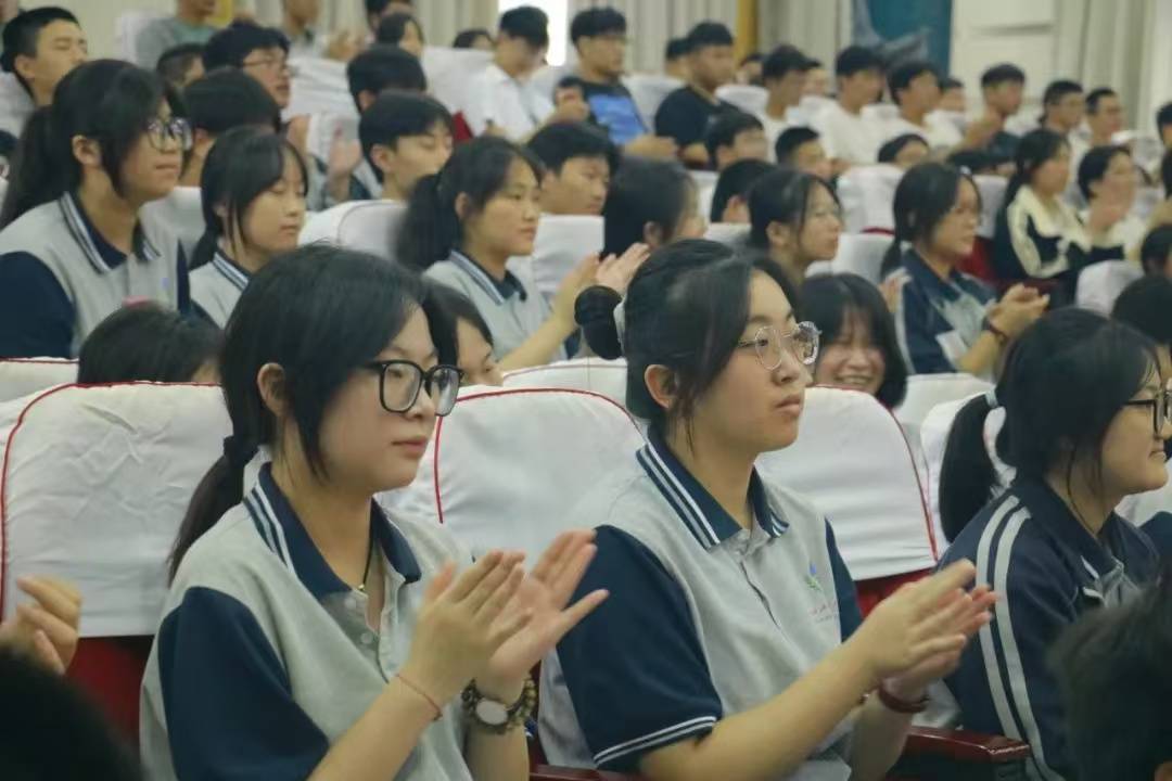 来安中学举办学习党的二十届三中全会精神报告会