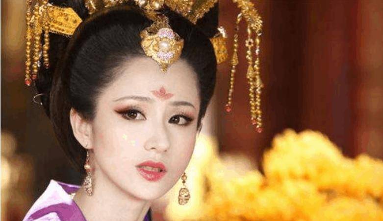 太平公主丧夫后,半夜召见数名美男子,侍女第二天进屋时落荒而逃