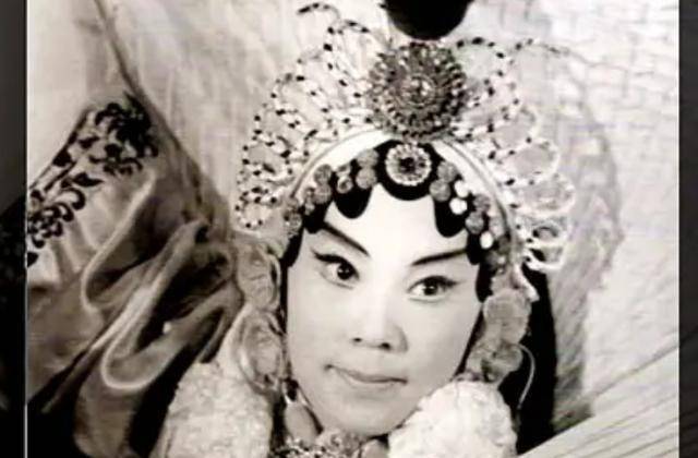 阿庆嫂扮演者洪雪飞:52岁车祸去世,丈夫以最好的方式怀念她