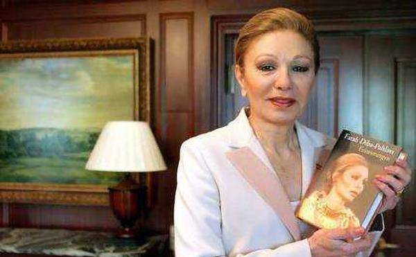 贵为伊朗王后,颜值不输费雯丽,却因无法生育被休,最终晚景凄凉