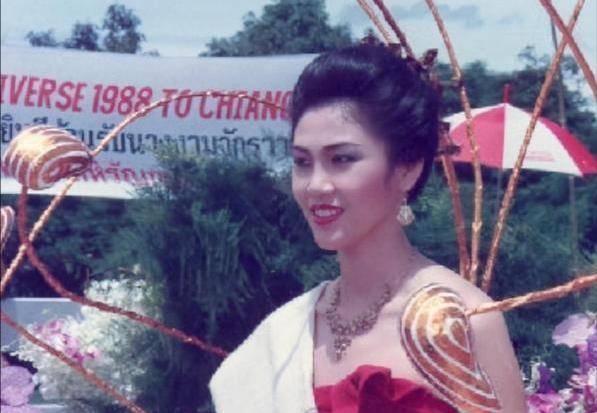 华裔美女成为泰国最美女总理,下台后流亡海外,来中国当了董事长