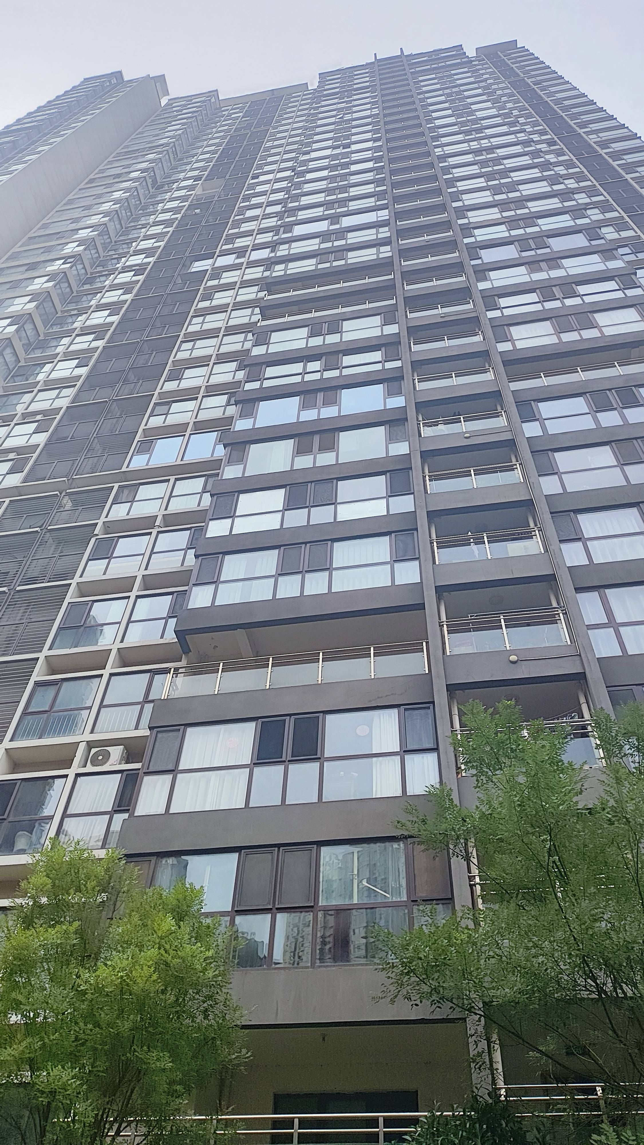 洛阳美景嘉园:南北封阳台35平方70断桥铝单体系统窗安装效果