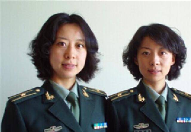 从部队退役后,张莉莉姐妹分别考入了解放军空军大学和国防大学.
