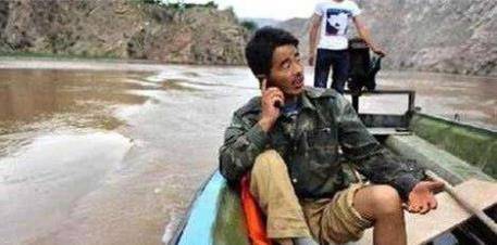 捞尸人:用烟味掩盖身上的"尸臭",给了死者尊严