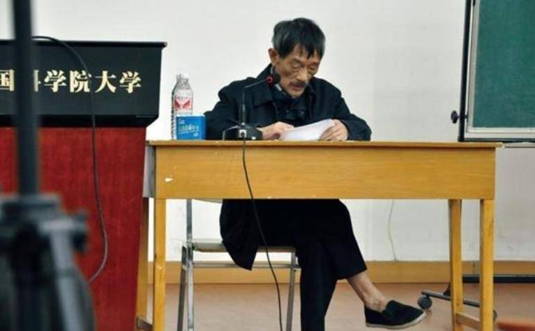 李小文院士:一袭布衣一双布鞋,每天一斤二锅头,活成扫地僧_中国科学院