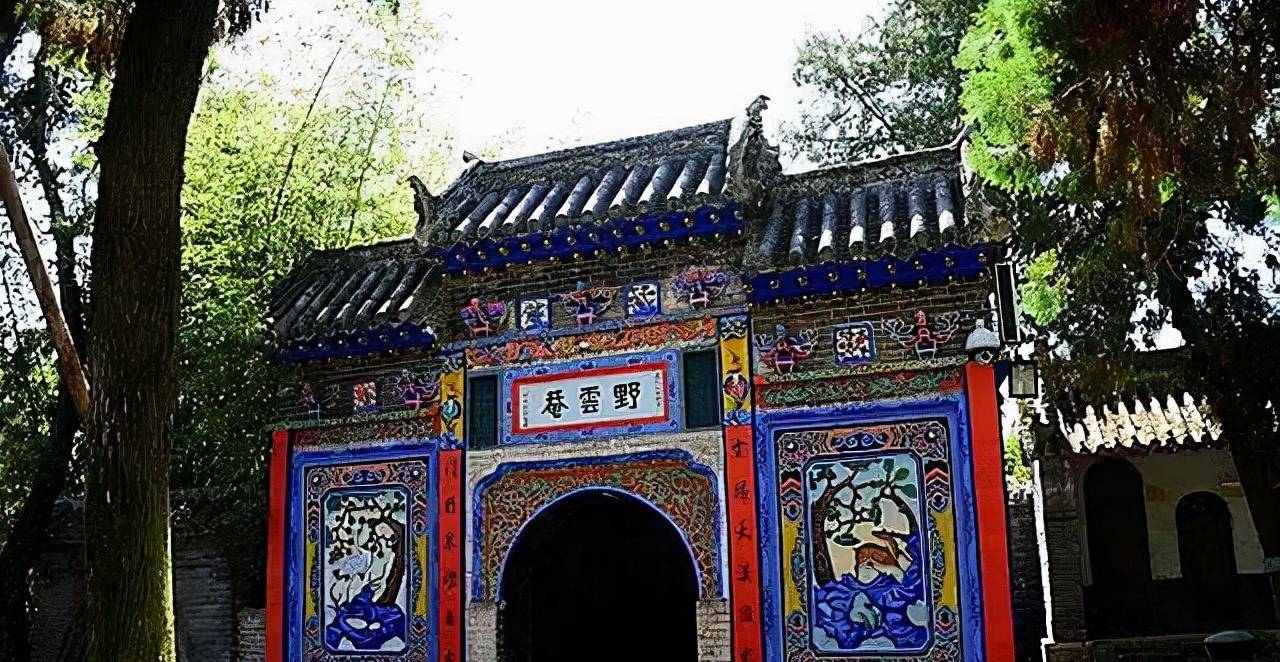 2008年,历经1400多年的蒙山佛像重现姿态:曾投资百余万修复佛头