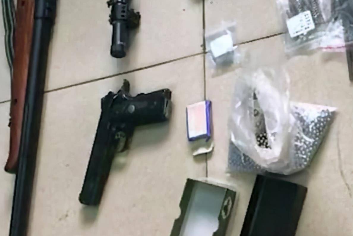 还和胡文海起了争执,胡文海一怒之下用早就准备好的双筒猎枪将其杀害