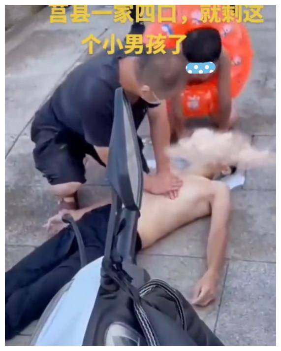 男人在水中生宝宝图片