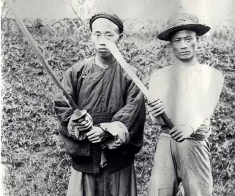 邓海山:中国最后一位刽子手,为挣钱不顾师命砍300首级,下场凄惨