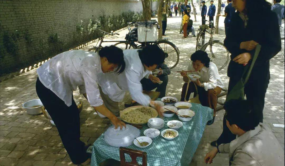 80年代摆摊卖茶图片图片