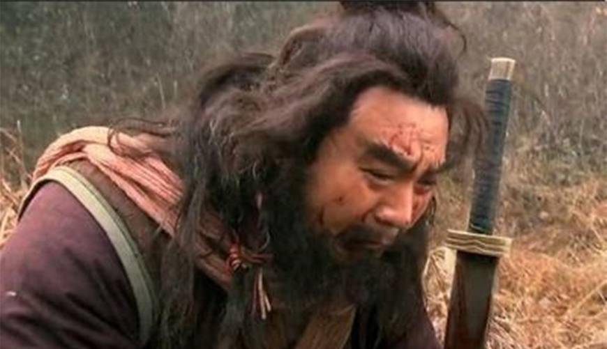 哥哥李达是个老实本分的孩子,也十分孝顺,可李铁牛从小就不是省油的灯