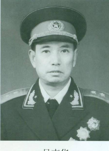 吴克华:死守塔山的纵队司令,虽是中将,却当过3个大军区司令员