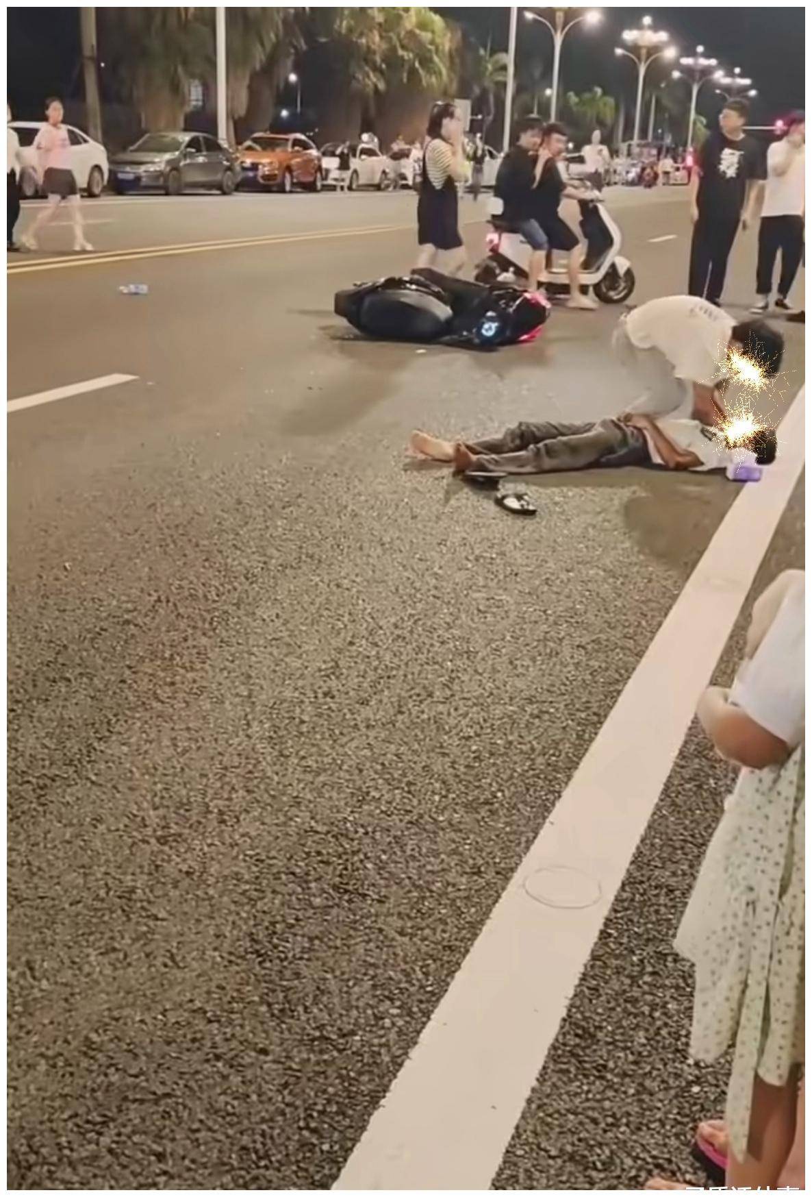 "从这些评论中我们很容易看到大多数人对于鬼火少年的态度,与其它交通