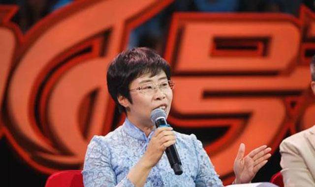 45岁蒙曼,不婚但相信真挚爱情,用理性的女权主义看待问题