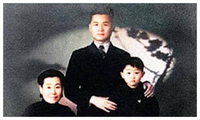 卢志英:牺牲孩子救下8万红军,解放后下落不明,开棺才知被活埋