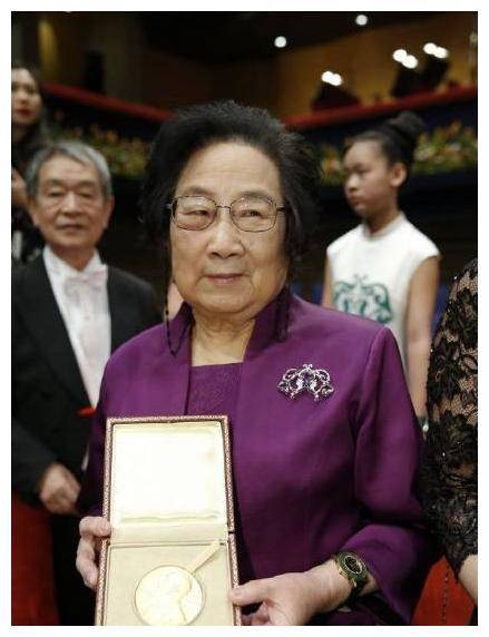 屠呦呦91岁生日快乐,曾发现了可以有效降低疟疾死亡率的青蒿素