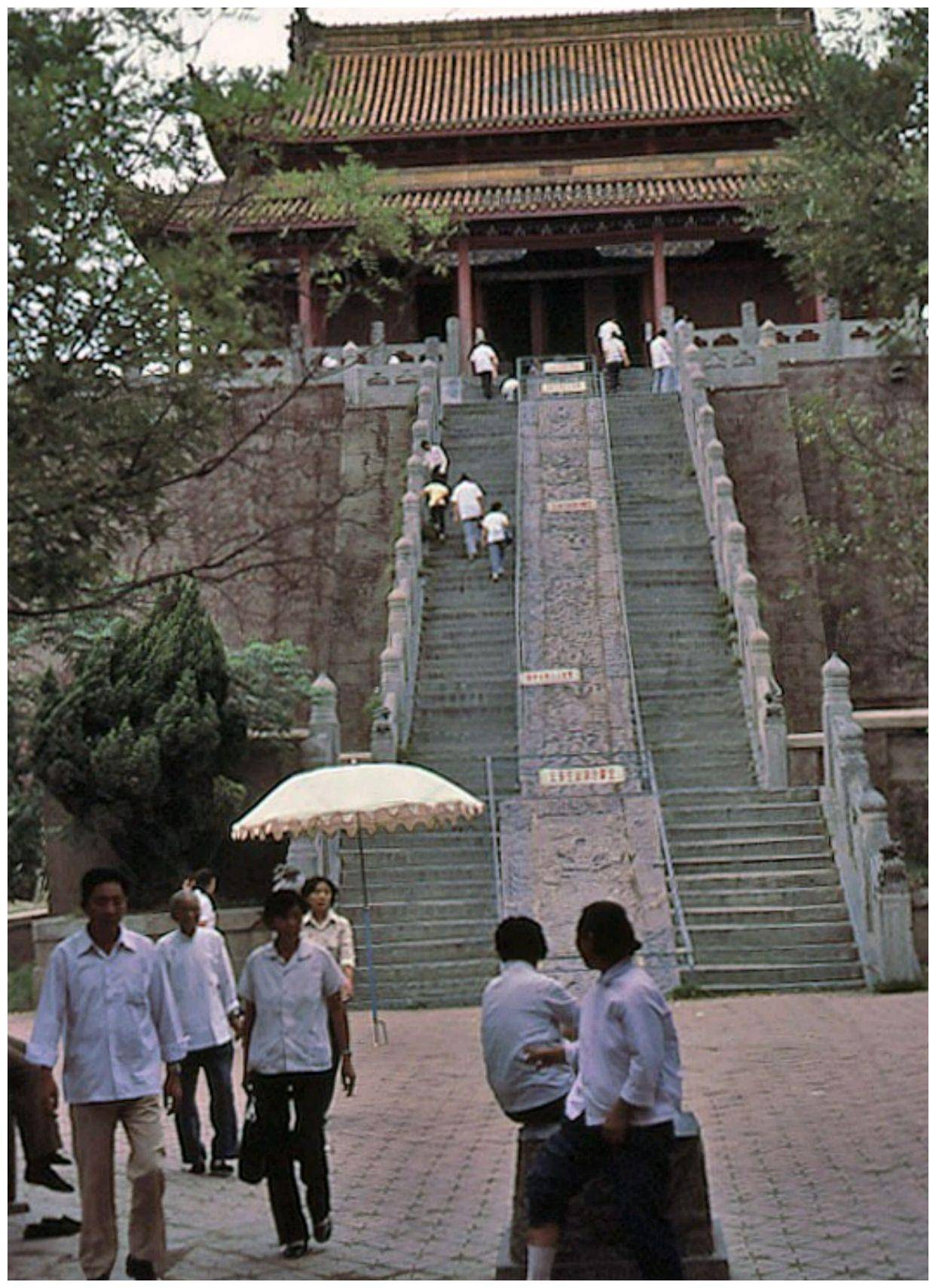河南老照片:1988年开封街头景象,历史情景,看下经典不?