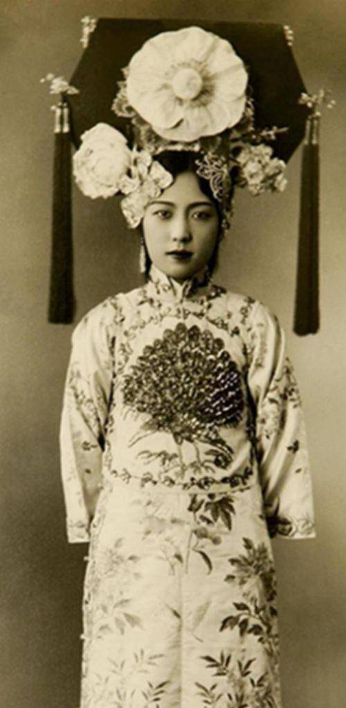 晚清女子真很丑陋?几张图带你看清朝美女,最后一张美得不可方物