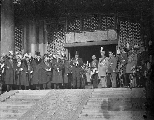 原创民国紫禁城阅兵现场,对比明朝朱元璋阅兵,秦始皇阅兵气势差很多