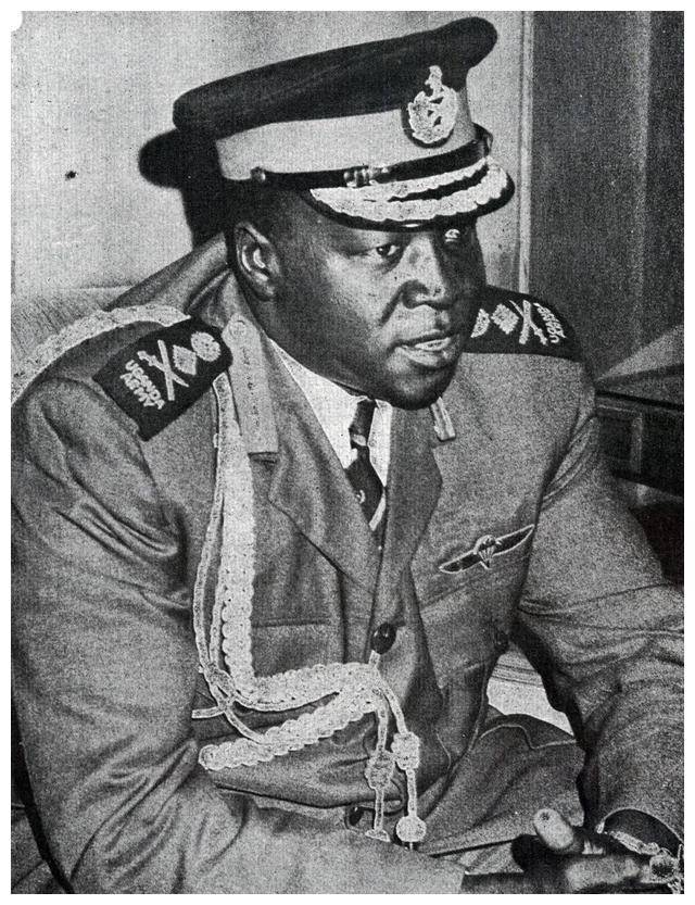 最荒唐的暴君伊迪阿明:对内吃国民人肉,对外调戏英国女王