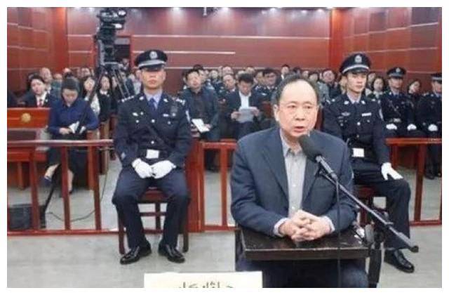 新疆司法厅党委委员,副厅长,新疆监狱管理局局长,新疆公安厅党委委员