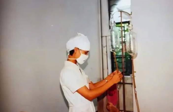 1995年,东莞殡仪馆一无名女尸"复生",11年后成画家回来报恩