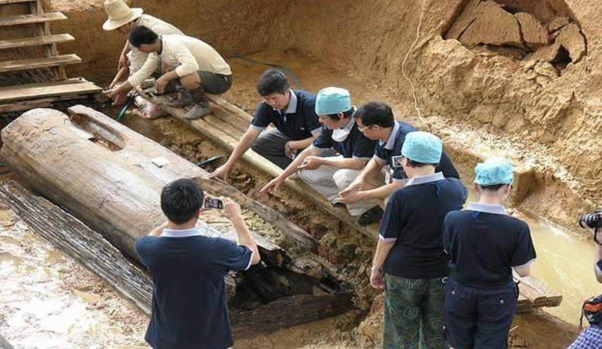 马超出土后的死尸照片图片