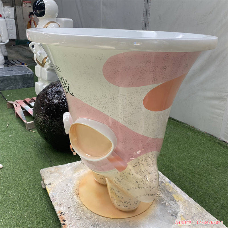 玻璃钢仿真珍珠奶茶杯雕塑 户外大茶杯景观装饰