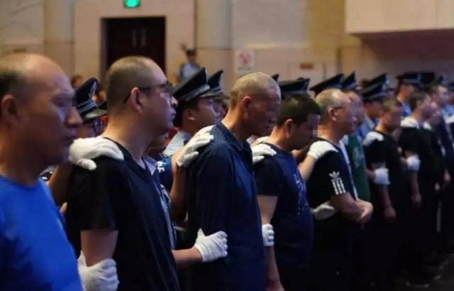 山西"土皇帝"陈鸿志消亡史:敛财78亿,341处房产,被村民唾弃